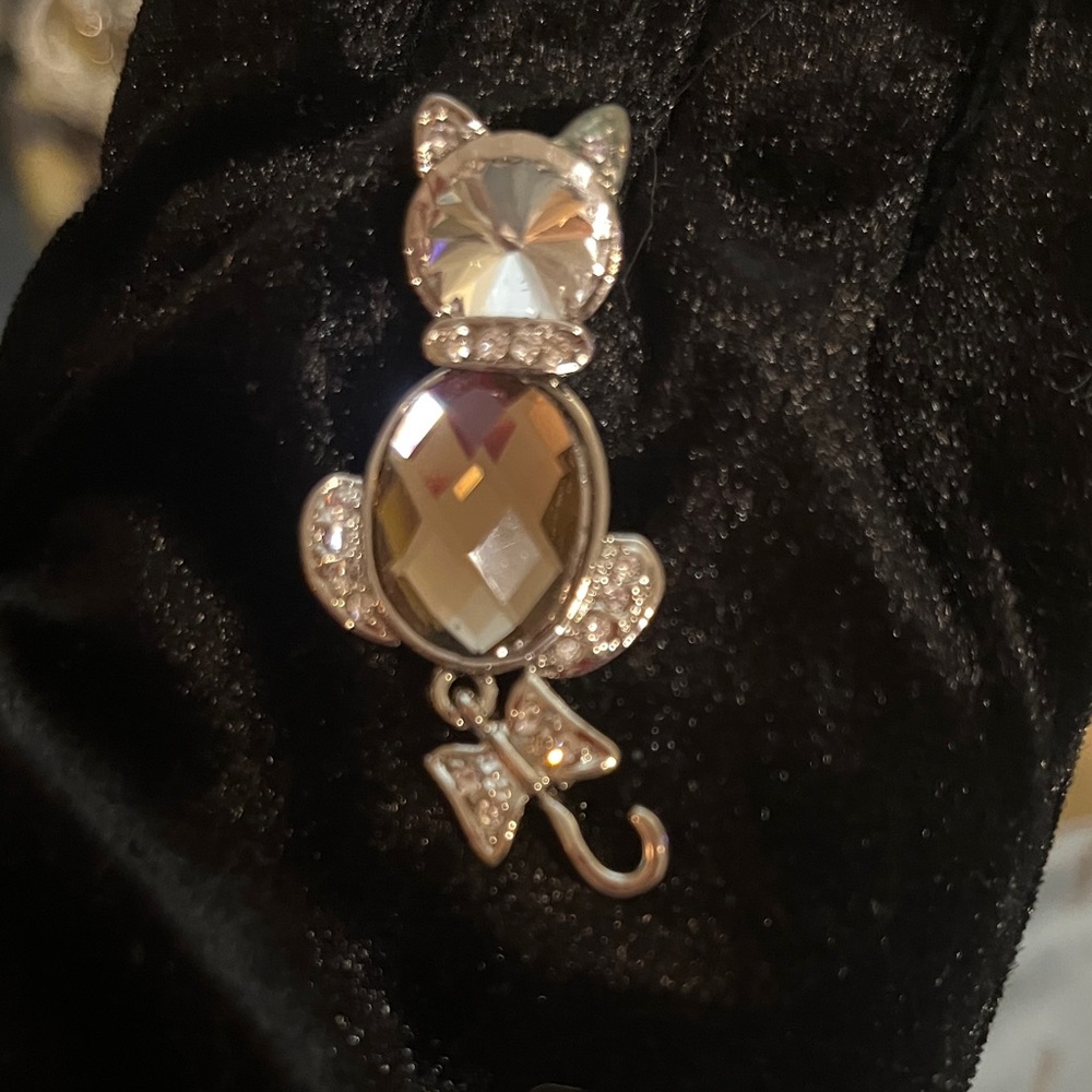 Mi Amore Silver and Crystal Cat Brooch